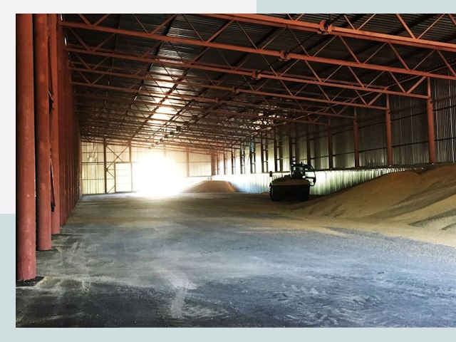 Строительство зернохранилищ в Большом Камне