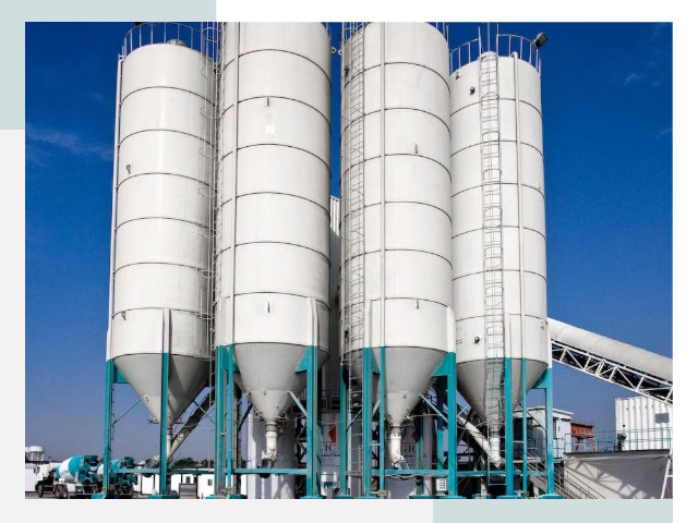 Строительство цементных силосов в Большом Камне